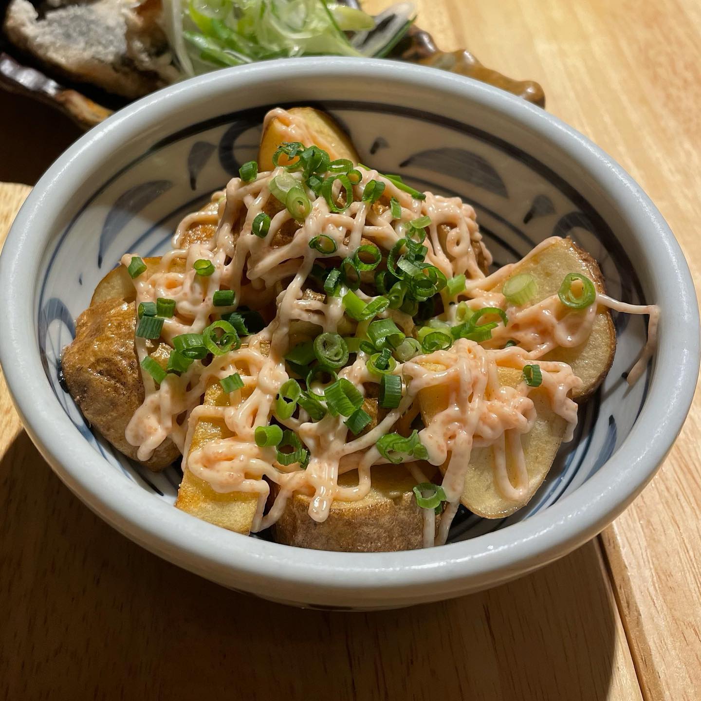 はれ晴れ️ 揚げじゃがいも明太マヨソース🥔自家製明太マヨソースが決め手のお酒に合う一品となっております。本日もお待ちしております‍♂️#はれ晴れ #はれ晴れ東口本店 #川崎 #川崎区 #川崎駅 #川崎市 #川崎大師 #川崎小川町 #幸区 #尻手 #矢向 #横浜 #おでん #横浜グルメ #神奈川 #神奈川グルメ #大田区 #蒲田グルメ #おでん #追分 #居酒屋 #ジャガイモ #明太子 #明太マヨ #おいしい #日本酒 - from Instagram